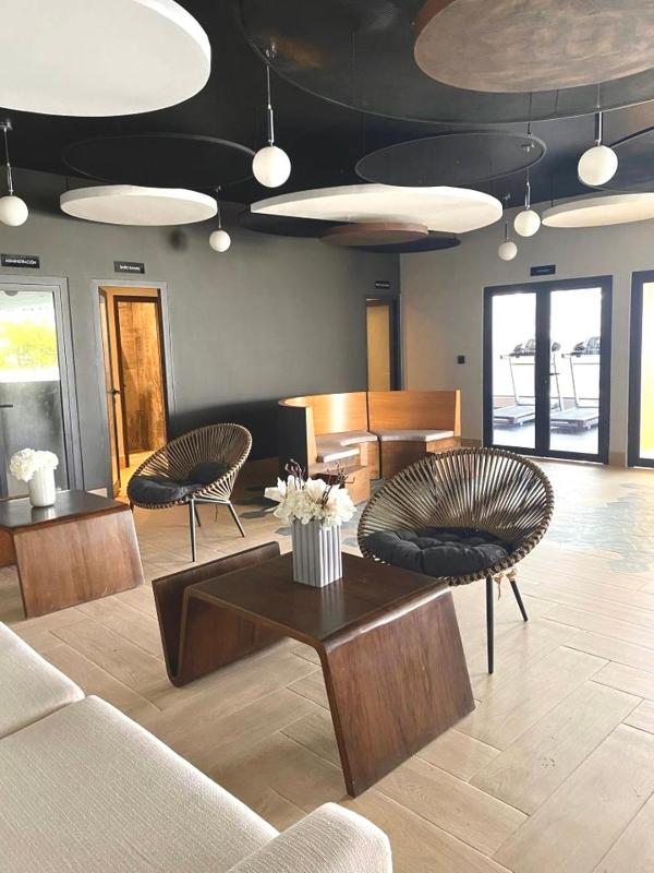 Comfortable apartmento en el centro de la ciudad con piscina y gym - image 13