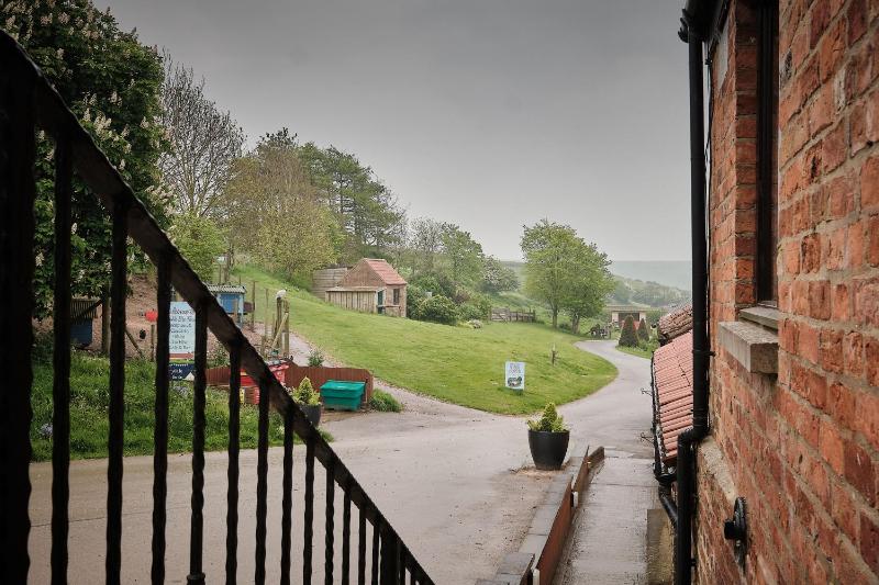 Humble Bee Cottage - image 16