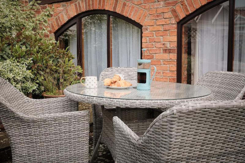 Two-Bedroom Cottage image 3