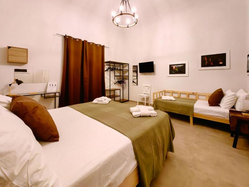 Basso 61 Urban Oasis with Private Mini Pool & Courtyard - Families & Groups - image 32