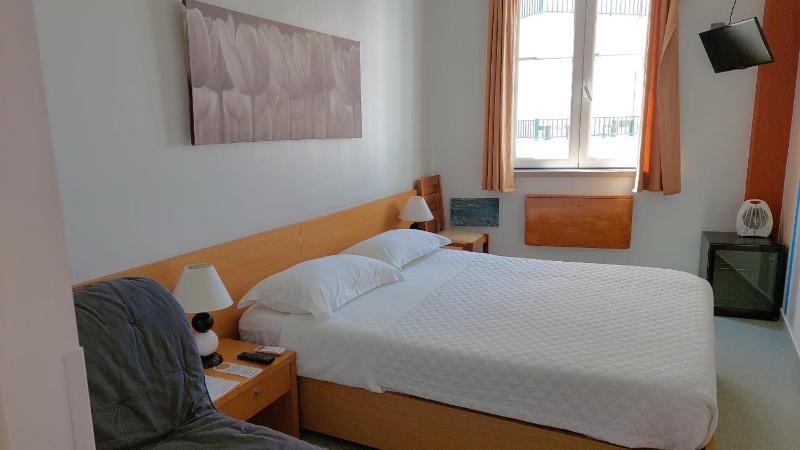 WEAA Hotel - image 15