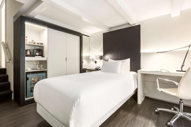 Superior Single Room image 1