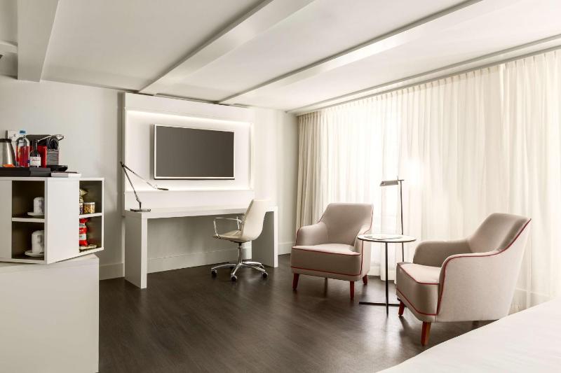 Superior Double or Twin Room image 3