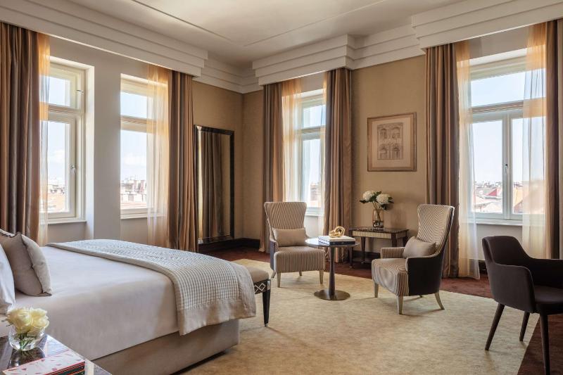 Junior Suite image 1