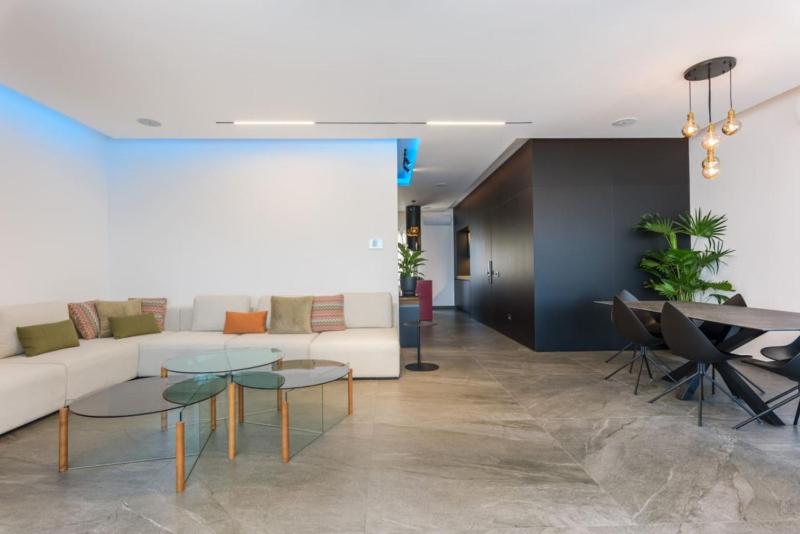 Midtown 3BR in Mar Mikhael - image 2