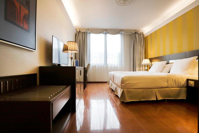 Standard Double Room image 1