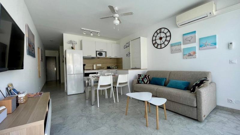Appartement Terrasse centre-ville 5 min de la plage - image 12