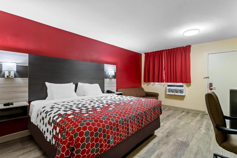 Standard King Room - Non-Smoking  image 3