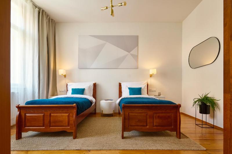 Apartment (4 Adults) image 3