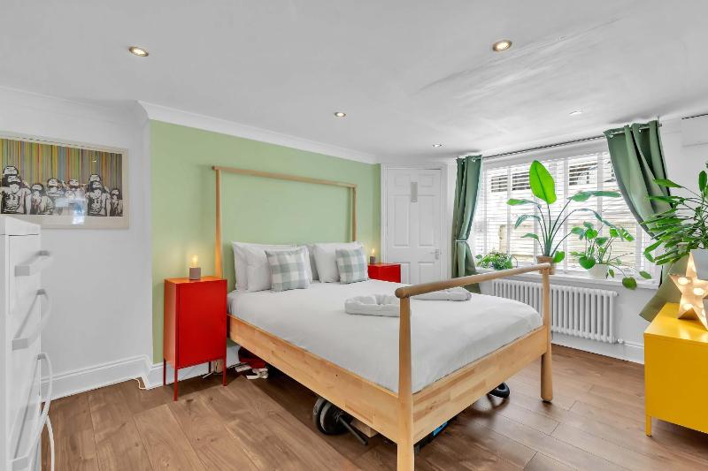 Seaside Gem Apartment By My Getaways - image 10