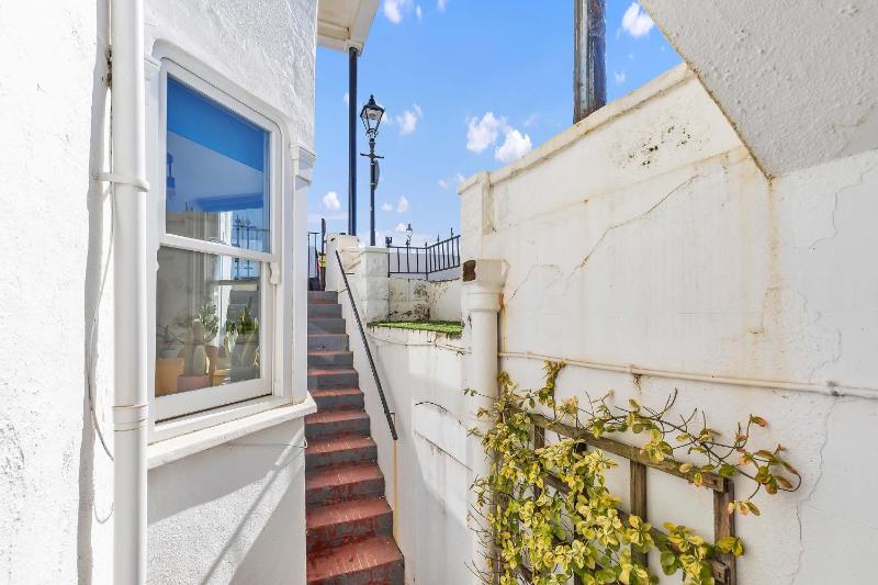 Seaside Gem Apartment By My Getaways - image 7
