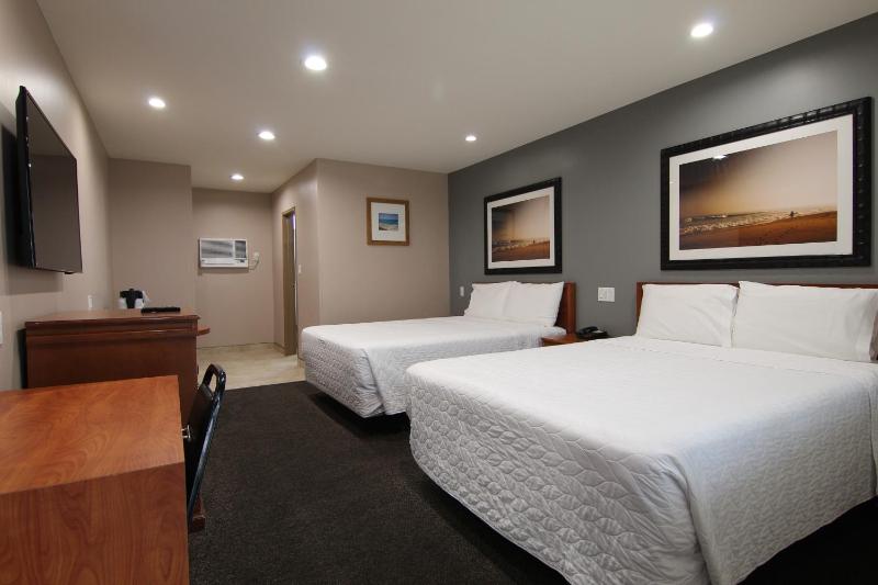 Queen Room with Two Queen Beds image 1