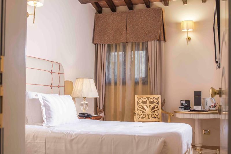 Basic Single Room image 1