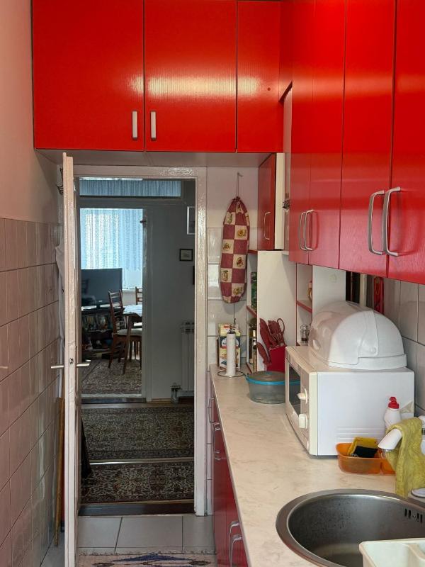 Grandma's City Center Apartment - image 10