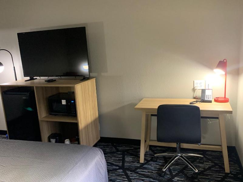King Room with Mobility Access and Bathtub with Grab Bars, Non-Smoking image 1