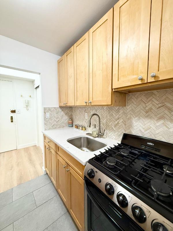 GREAT APT 2 BED ROOM GREAT LOCATION nye - image 10