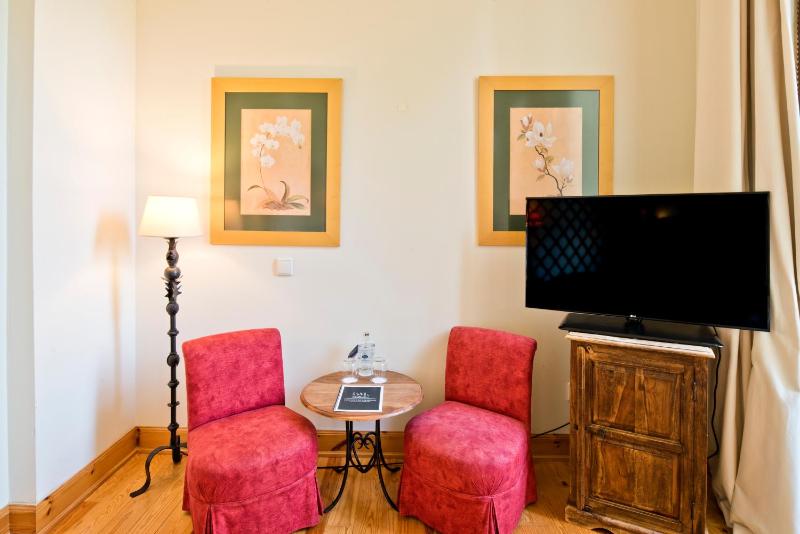 Standard Twin Room image 3