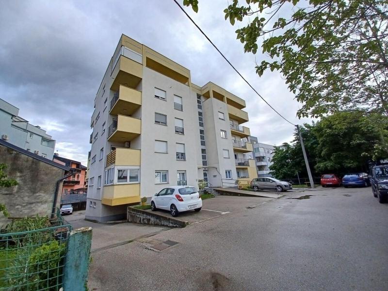 Apartments with parking space Zagreb - 24134 - image 1