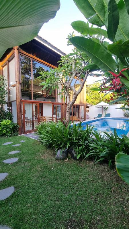 2 Minutes Walk to the Beach 3BR Retreat Villa - image 8