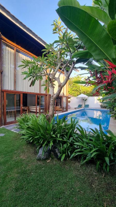 2 Minutes Walk to the Beach 3BR Retreat Villa - image 3