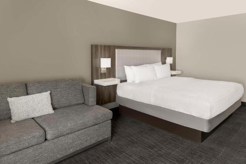 King Room with Sofa Bed and Study - Non-Smoking image 3