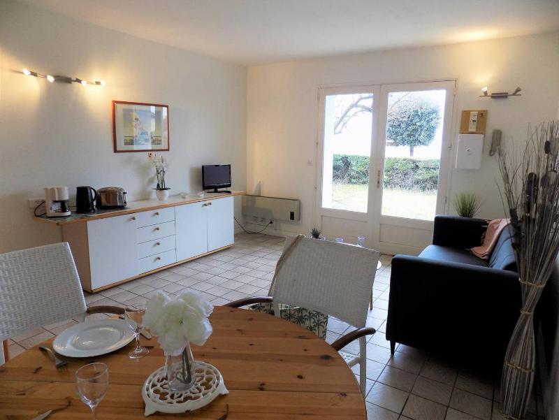 Royan - Plage du Chay - APPARTEMENT en REZ-DE-JARDIN avec APERCU MER - image 14