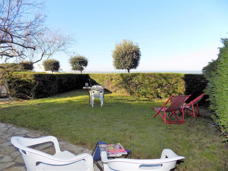 Royan - Plage du Chay - APPARTEMENT en REZ-DE-JARDIN avec APERCU MER - image 25