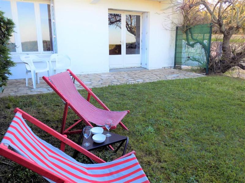 Royan - Plage du Chay - APPARTEMENT en REZ-DE-JARDIN avec APERCU MER - image 13