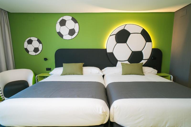 Quadruple Room - Disability Access image 4
