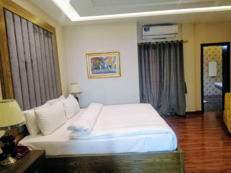 Royal Mansion Hotel - image 6