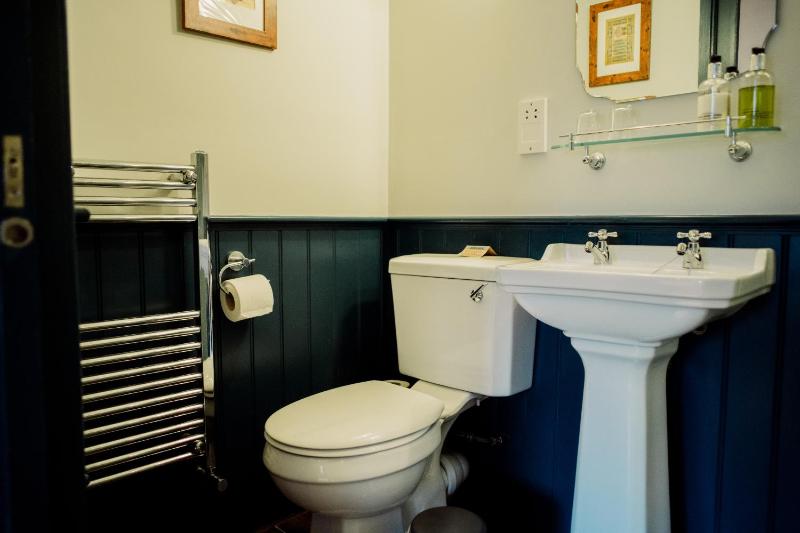 Deluxe Double Room with Shower image 2