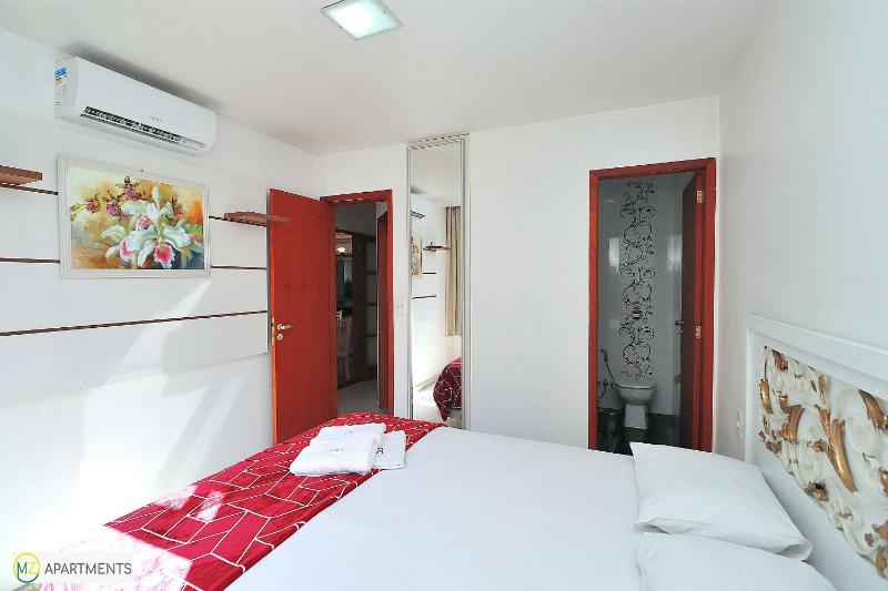 NIce 3 bedrooms apartment w/ 2 suites for 8 people - image 2