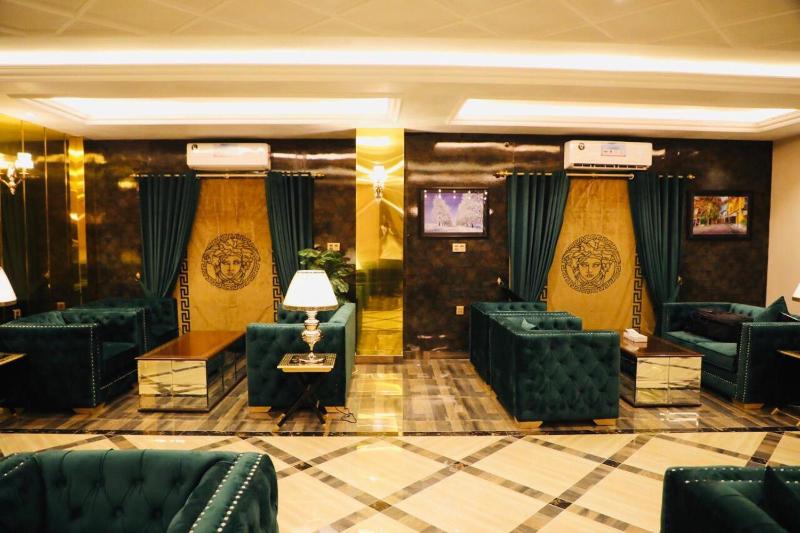 Royal Mansion Hotel - image 9