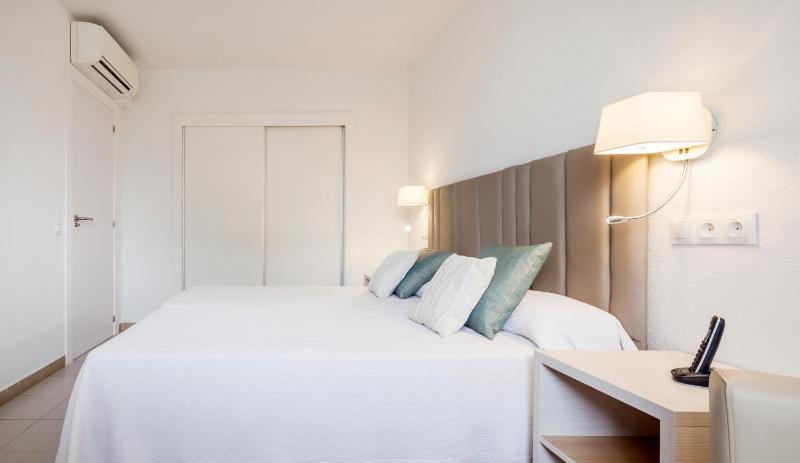 One-Bedroom Apartment image 1