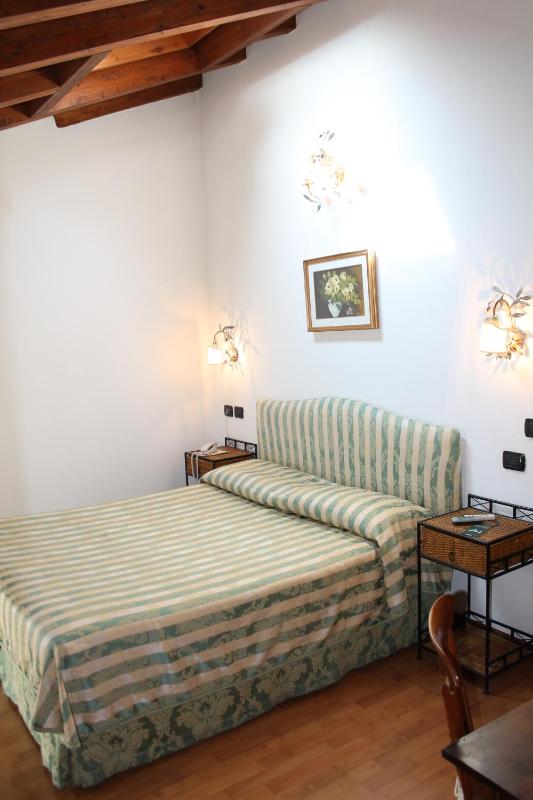 Double or Twin Room image 4