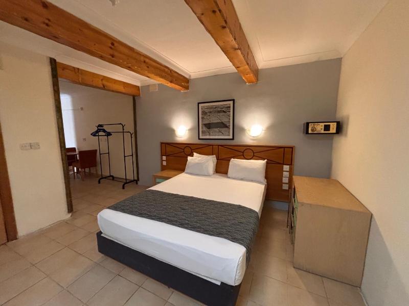 Double or Twin Room image 4
