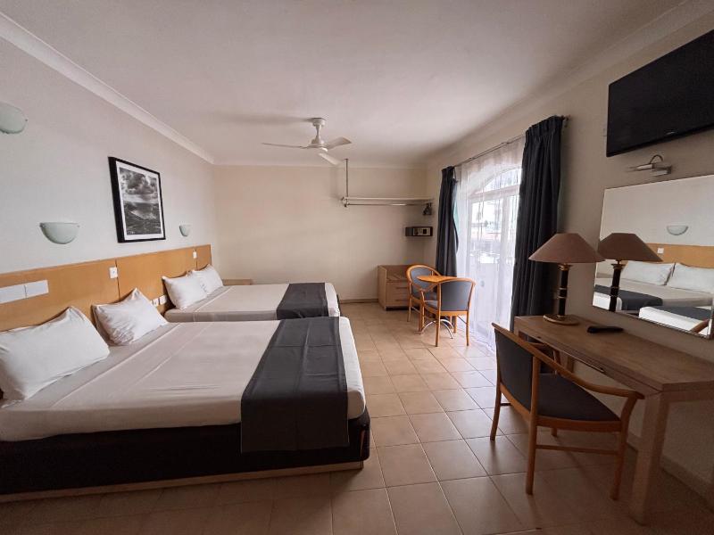 Quadruple Room image 3
