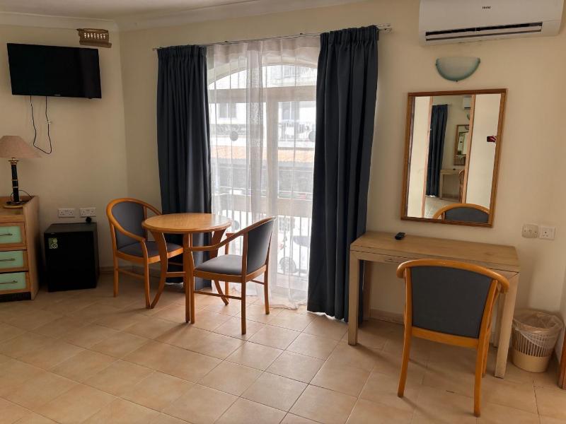 Quadruple Room image 1