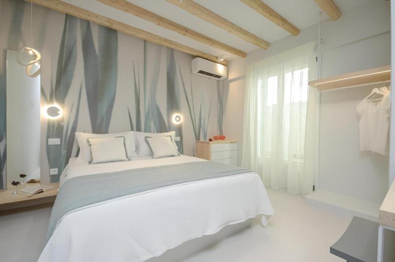 Double Room - Semi Basement image 1