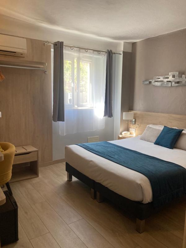 Standard Double Room image 1