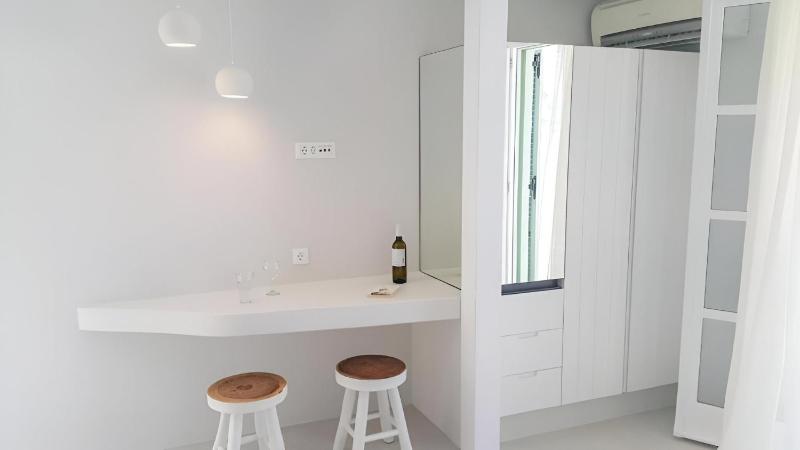 Deluxe Double Room image 3