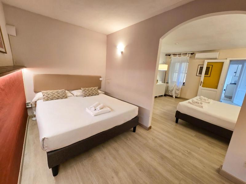 Superior One-Bedroom Apartment image 4