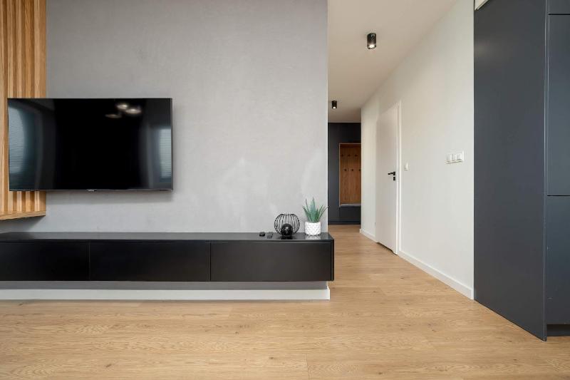 Spacious and Modern Apartment Paderewskiego with Air Conditioning by Noclegi Renters - image 3
