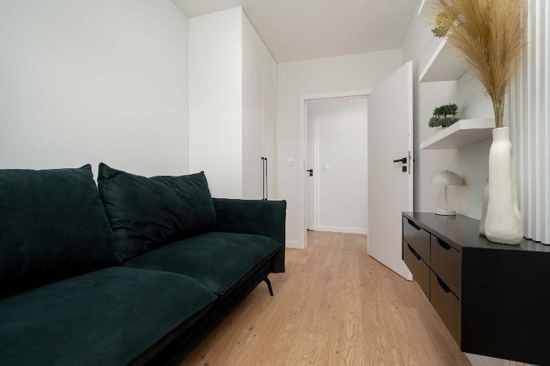 Spacious and Modern Apartment Paderewskiego with Air Conditioning by Noclegi Renters - image 17