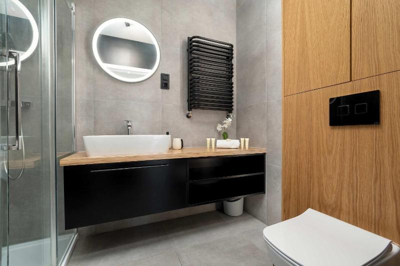 Spacious and Modern Apartment Paderewskiego with Air Conditioning by Noclegi Renters - image 23