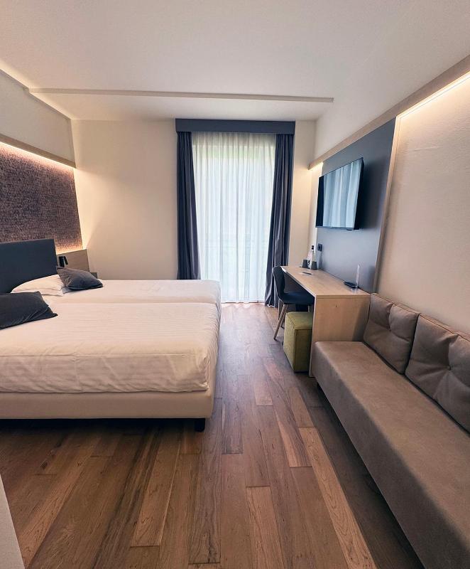 Classic Twin Room - Ground Floor image 3