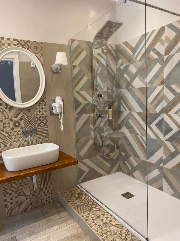 Deluxe Junior Suite image 4