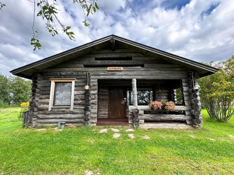 One-Bedroom Cottage with Sauna image 2