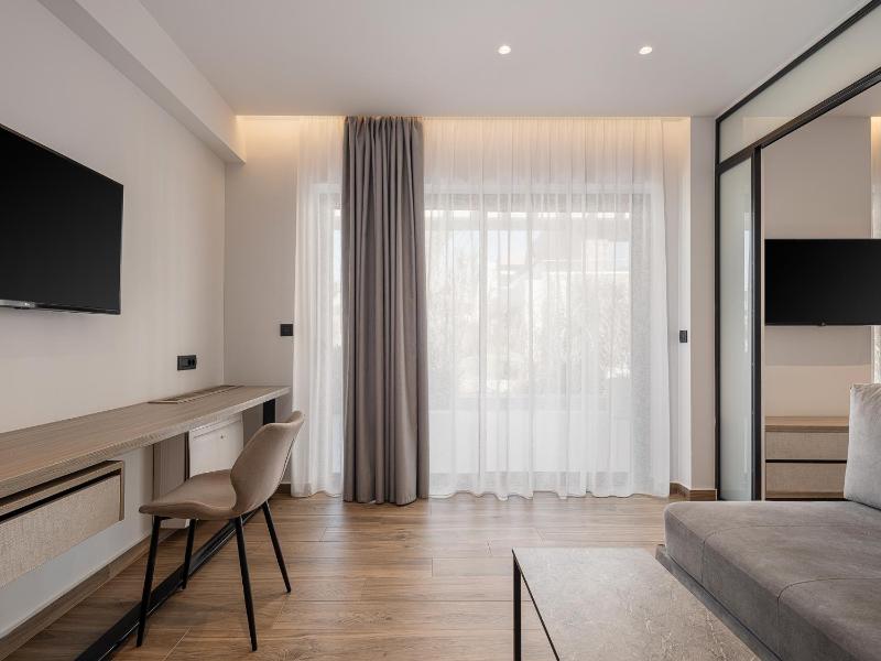 Grand Superior Room image 2
