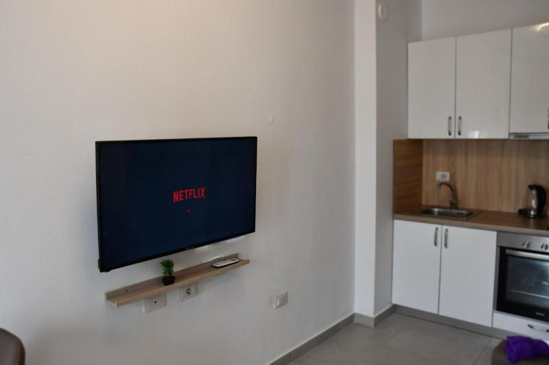 Cozy Apartment Near New Bazaar with free parking - image 11